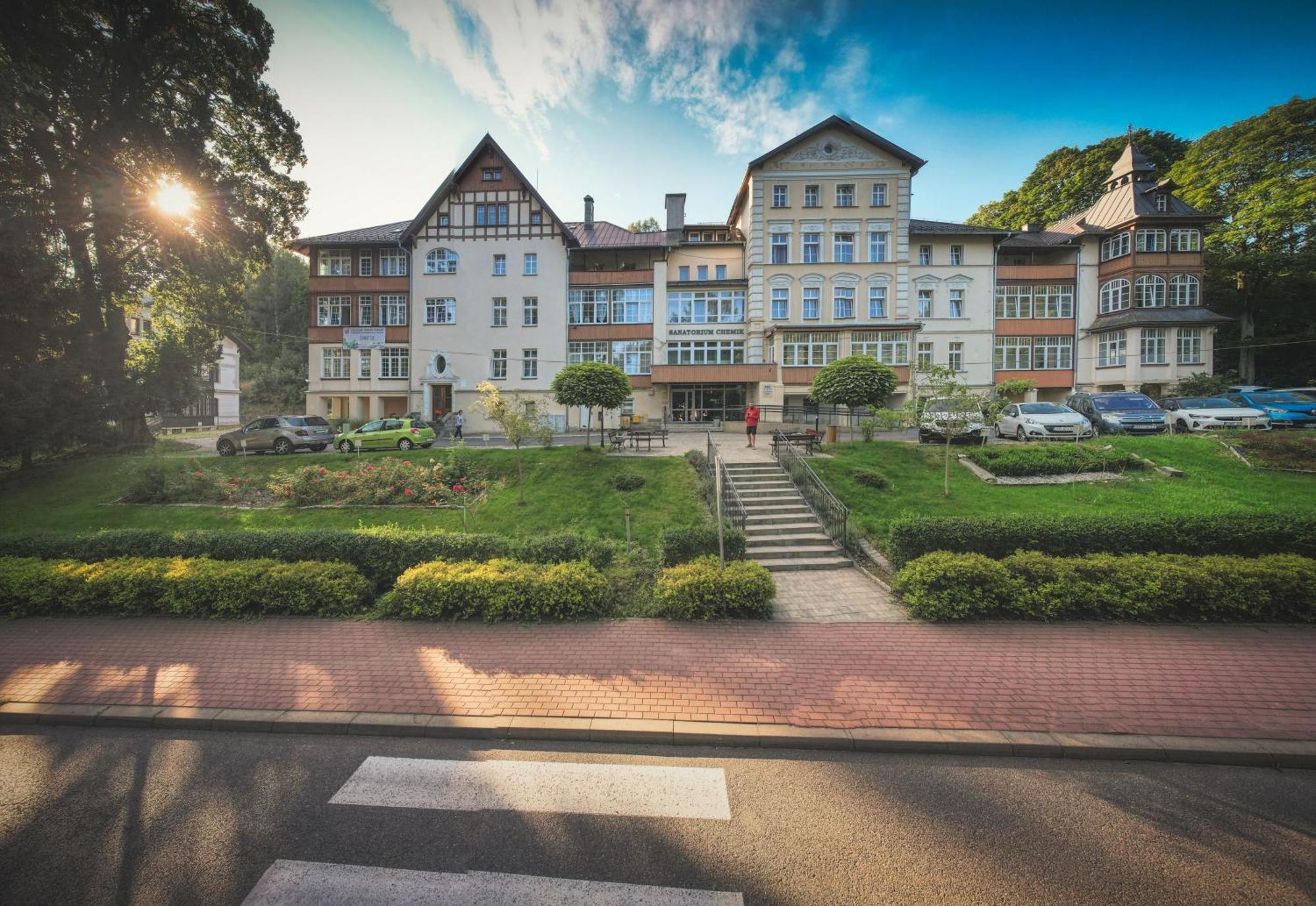 Sanatorium Uzdrowiskowe Chemik Hotel Duszniki Zdrój Exterior foto